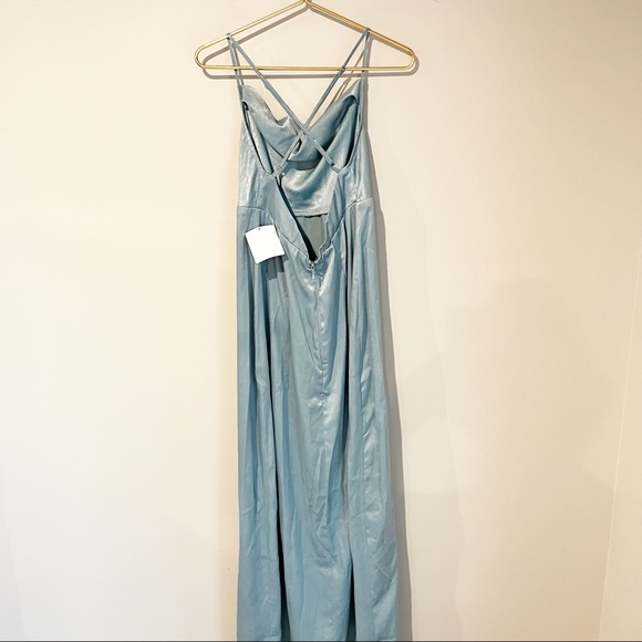 NWT show me your Mumu Forever Cowl Maxi dress Silver
Sage Sheen size XXL - Picture 13 of 16